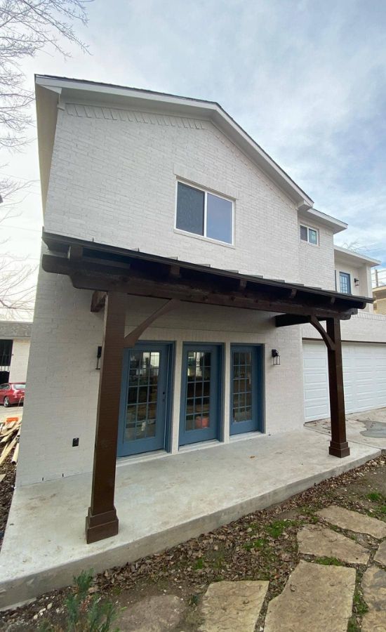 An exterior residential painting by Stellar Painting.